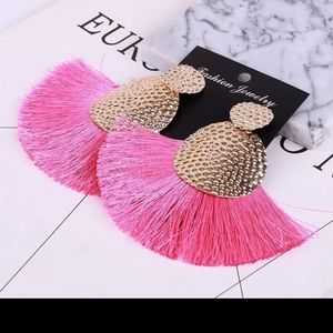 🎀NWT Designer Pink Tassel Drop Earrings